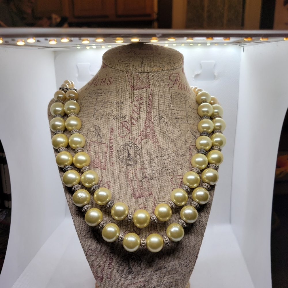 Vintage Yellow double strain Faux Pearl necklace - Picture 6 of 10